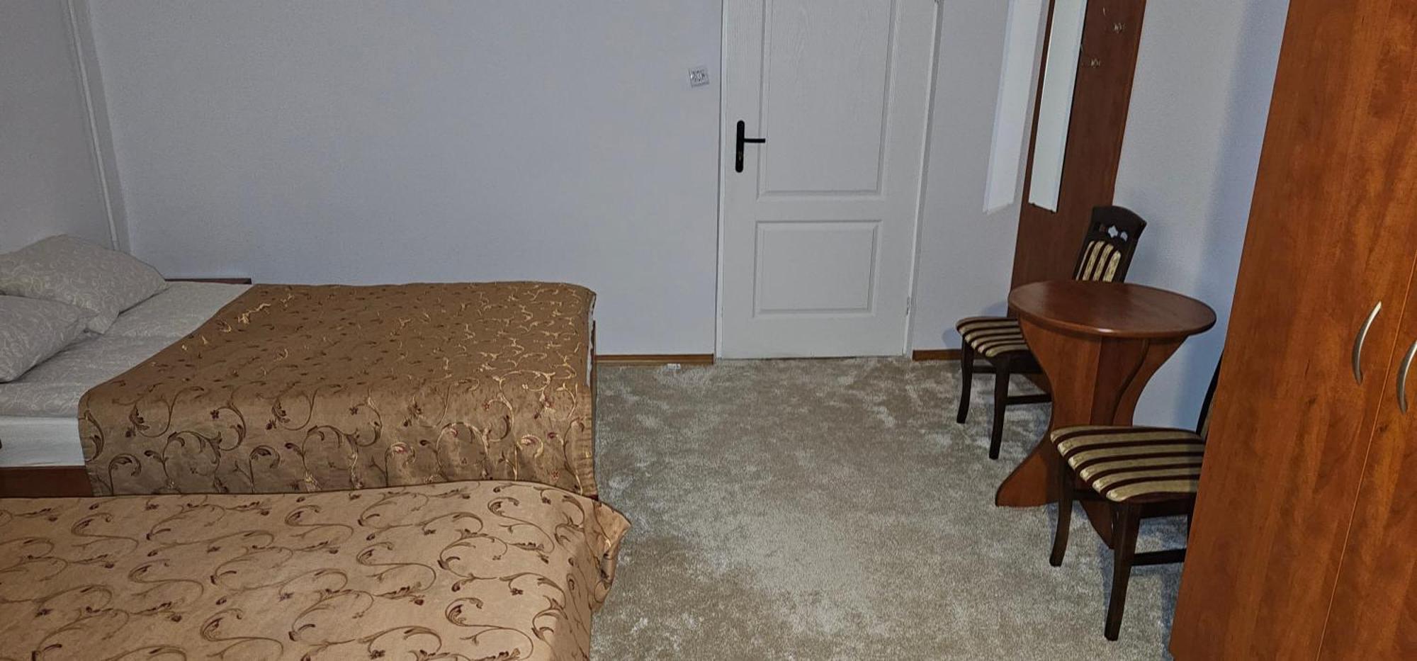 Rest Hostel Airport Modlin Nowy Dwór Mazowiecki المظهر الخارجي الصورة