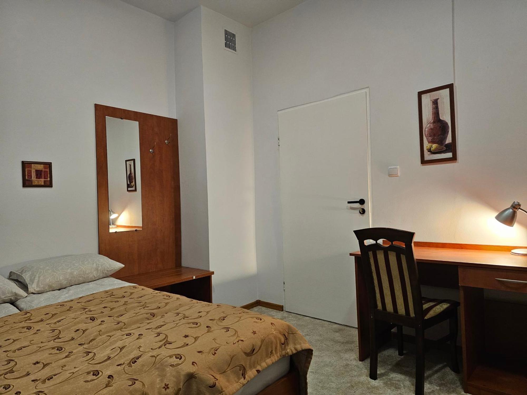 Rest Hostel Airport Modlin Nowy Dwór Mazowiecki المظهر الخارجي الصورة